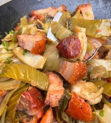 Heo Quay Kho Dưa Cải (600GR) 245