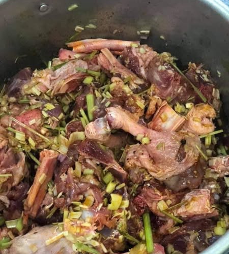 Gà Kho Sả (700GR) 220
